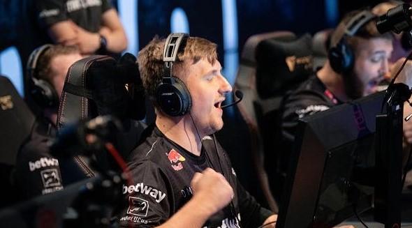 C0M 建议如何改善 Valorant 的元游戏