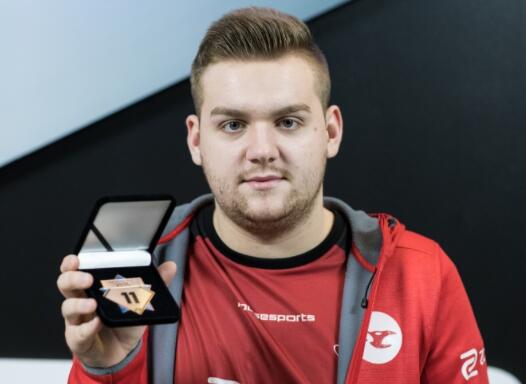 Outsiders怒摘CSGO Major冠军，Jame MVP！